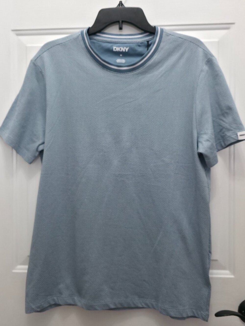 NWT DKNY Men's Textured Crewneck T-Shirt Size M